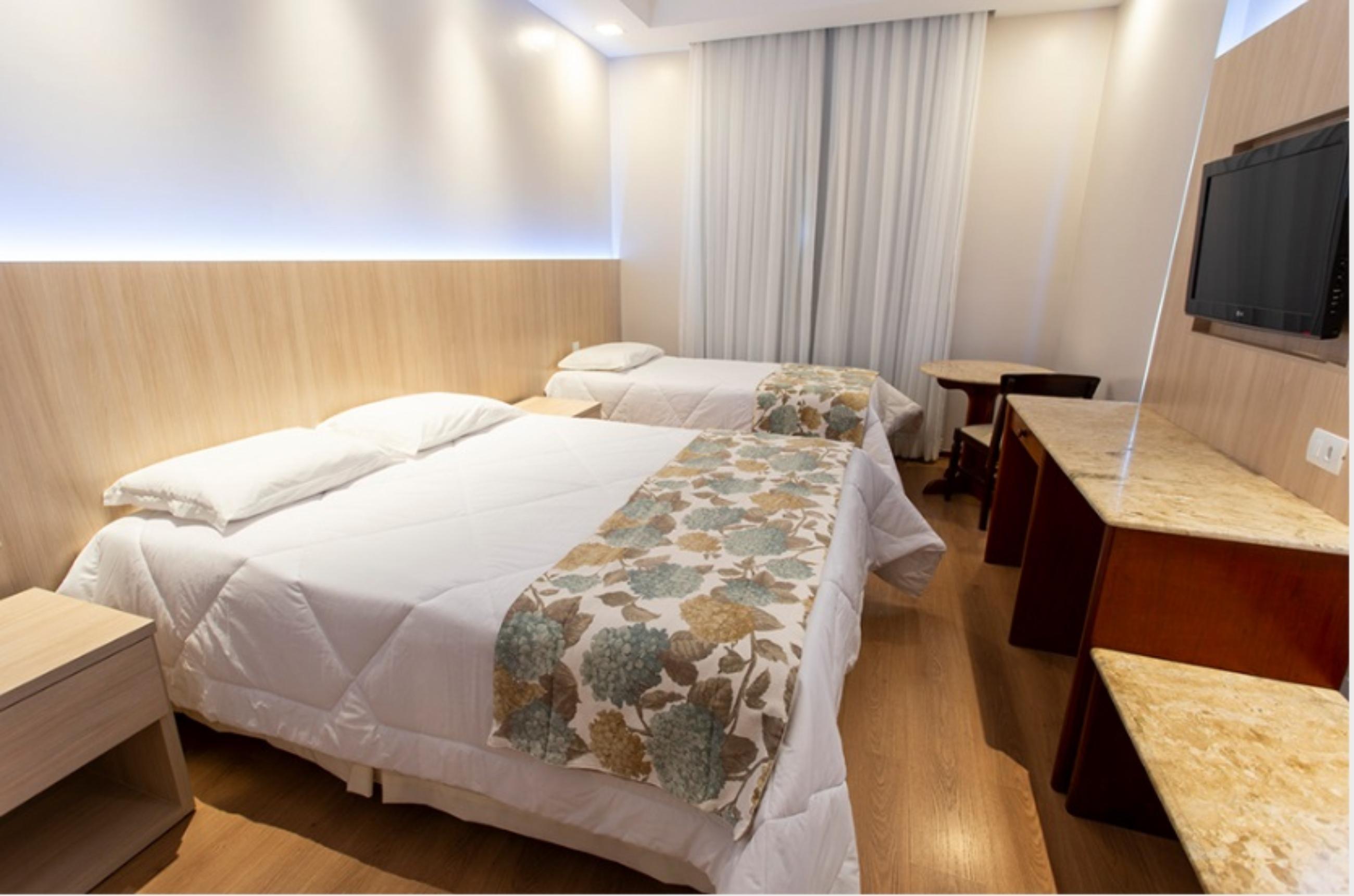 Hotel Carlton Plaza Poços de Caldas Esterno foto