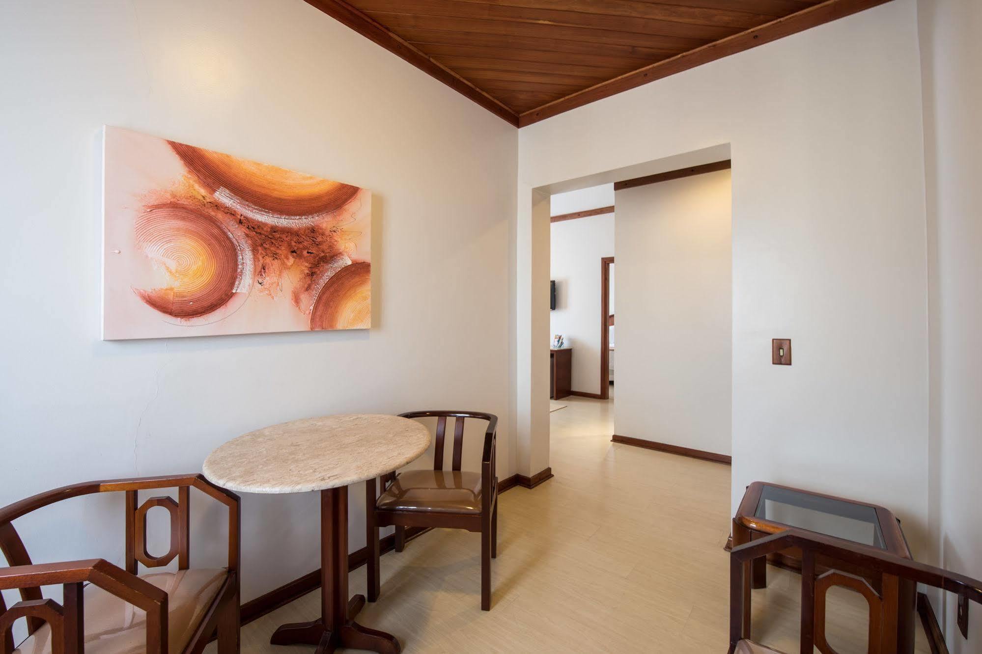 Hotel Carlton Plaza Poços de Caldas Esterno foto